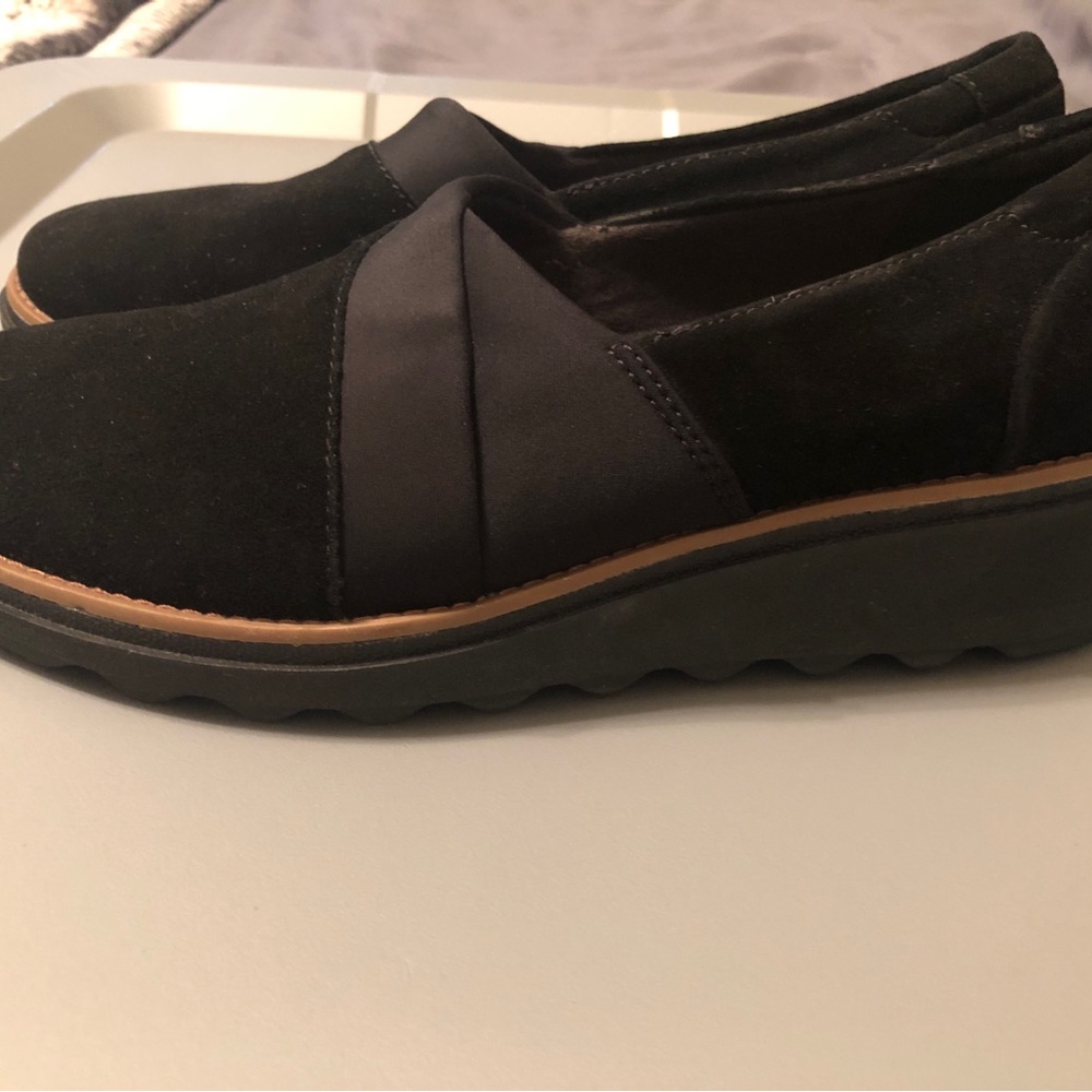 New pair of women’s Clark’s Ultimate comfort shoes size 8 - Picture 2 of 5